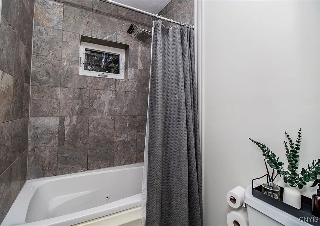 204 Alton Street, Syracuse, New York 13215, Syracuse, New York 13215, 3 Bedrooms Bedrooms, 11 Rooms Rooms,2 BathroomsBathrooms,Residential,Closed,204 Alton Street, Syracuse, New York 13215,0,S1593573