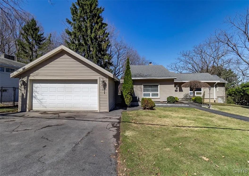 204 Alton Street, Syracuse, New York 13215, Syracuse, New York 13215, 3 Bedrooms Bedrooms, 11 Rooms Rooms,2 BathroomsBathrooms,Residential,Closed,204 Alton Street, Syracuse, New York 13215,0,S1593573