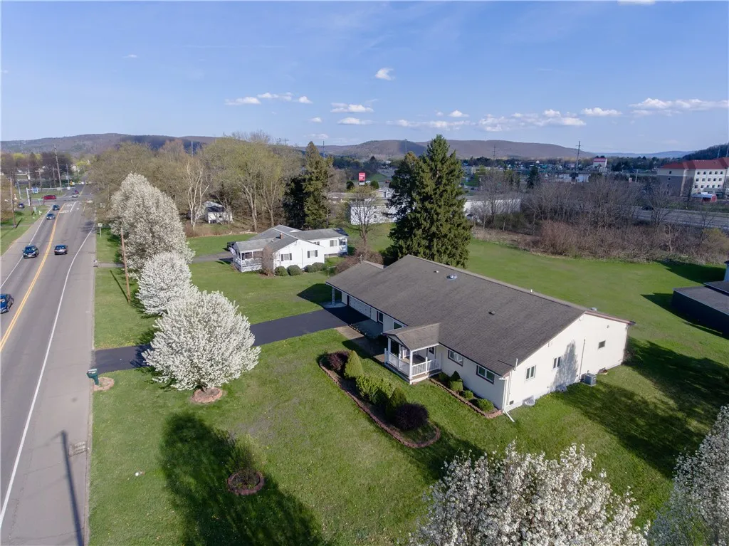 919 West Broad Street, Horseheads, New York 14845, Horseheads, New York 14845, 4 Bedrooms Bedrooms, 12 Rooms Rooms,4 BathroomsBathrooms,Residential,Closed,919 West Broad Street, Horseheads, New York 14845,0,R1594200