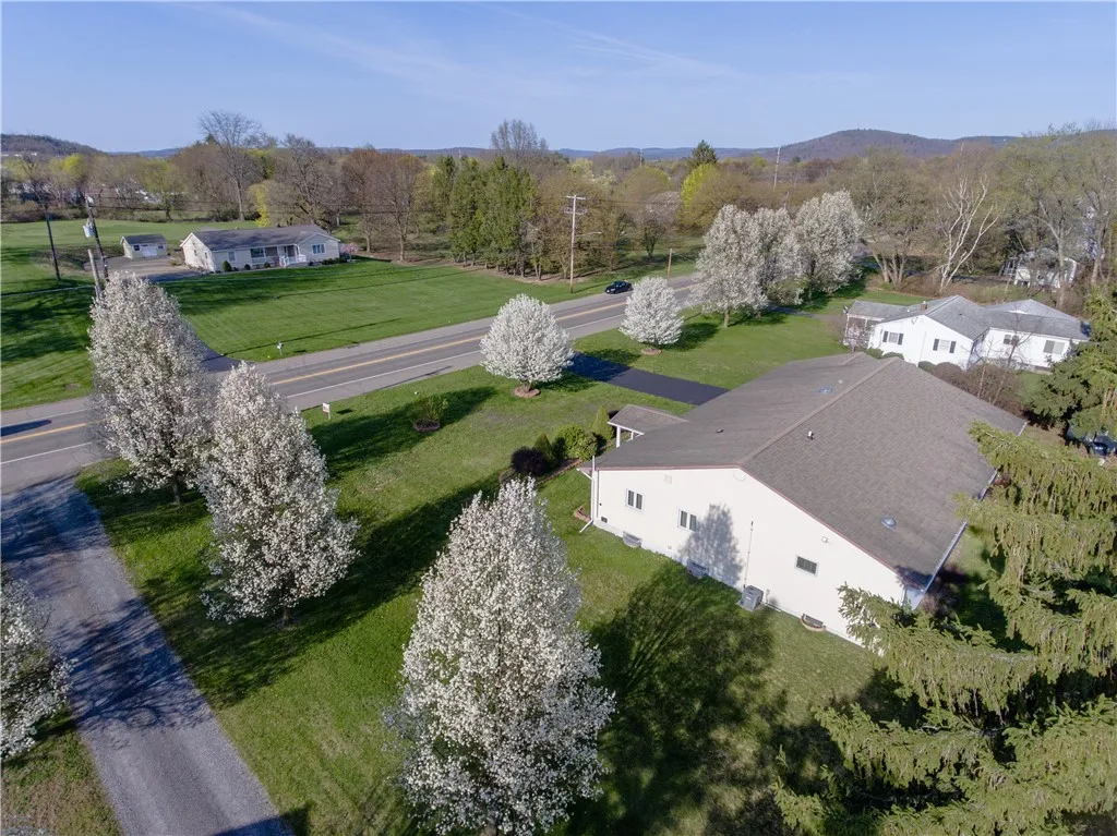 919 West Broad Street, Horseheads, New York 14845, Horseheads, New York 14845, 4 Bedrooms Bedrooms, 12 Rooms Rooms,4 BathroomsBathrooms,Residential,Closed,919 West Broad Street, Horseheads, New York 14845,0,R1594200