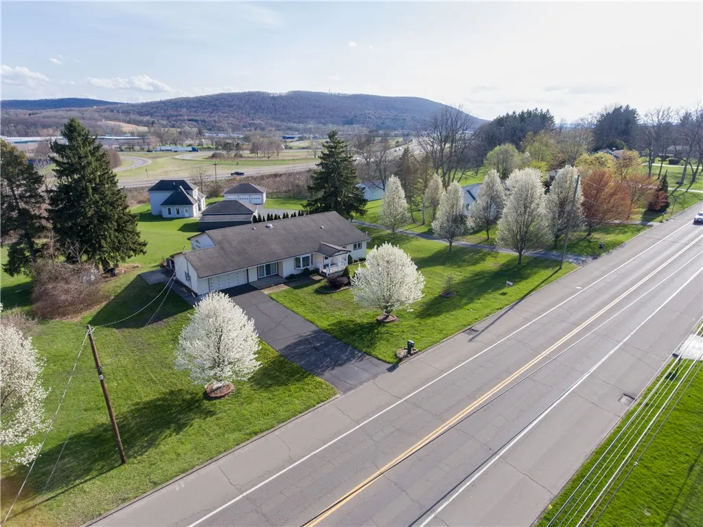 919 West Broad Street, Horseheads, New York 14845, Horseheads, New York 14845, 4 Bedrooms Bedrooms, 12 Rooms Rooms,4 BathroomsBathrooms,Residential,Closed,919 West Broad Street, Horseheads, New York 14845,0,R1594200