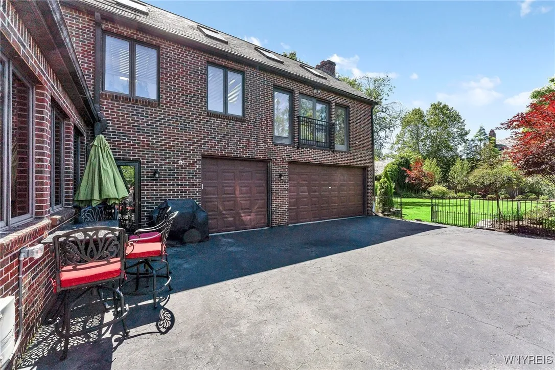 67 Nottingham Terrace, Buffalo, New York 14216, Buffalo, New York 14216, 5 Bedrooms Bedrooms, 11 Rooms Rooms,3 BathroomsBathrooms,Residential,For Sale,67 Nottingham Terrace, Buffalo, New York 14216,0,B1593984