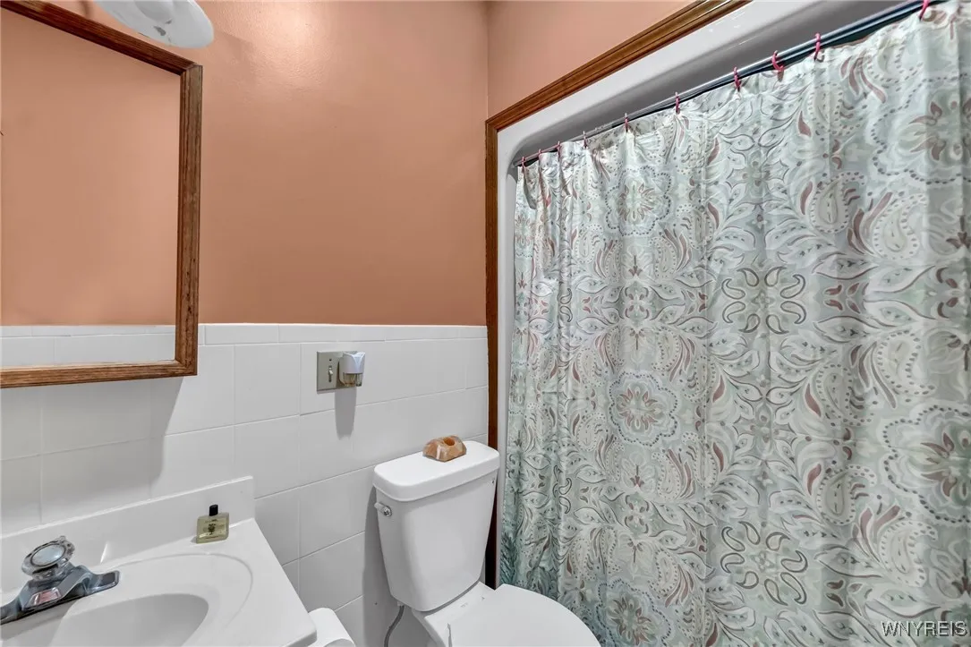 2386 Route 5, Sheridan, New York 14136, Sheridan, New York 14136, 5 Bedrooms Bedrooms, 15 Rooms Rooms,3 BathroomsBathrooms,Residential,For Sale,2386 Route 5, Sheridan, New York 14136,B1593926