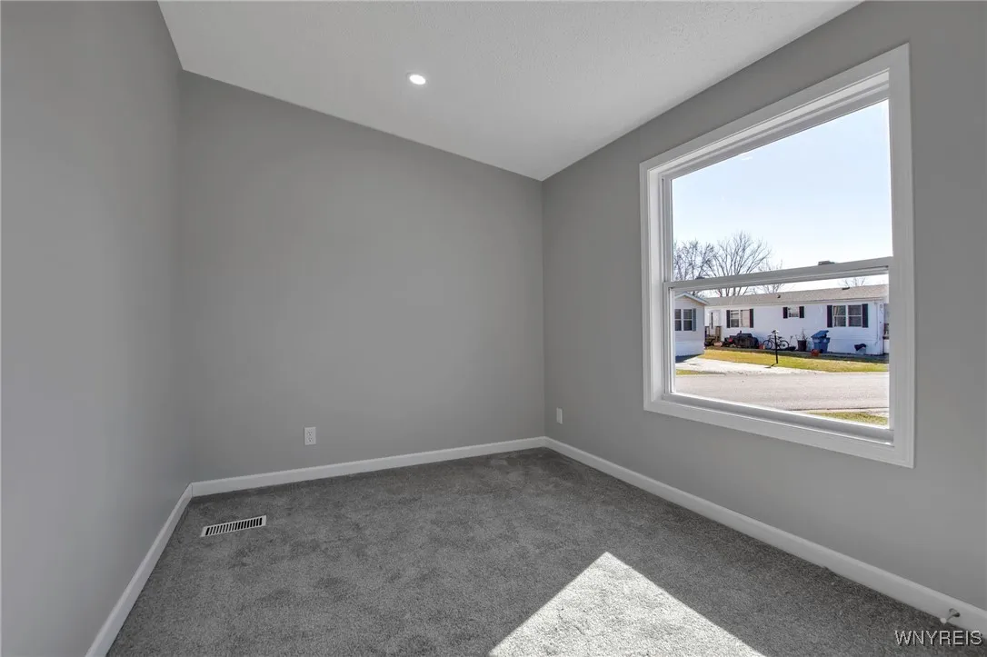 1139 Lockwood Drive, Lockport-town, New York 14094, Lockport Town, New York 14094, 4 Bedrooms Bedrooms, 6 Rooms Rooms,2 BathroomsBathrooms,Residential,Closed,1139 Lockwood Drive, Lockport-town, New York 14094,0,B1594354