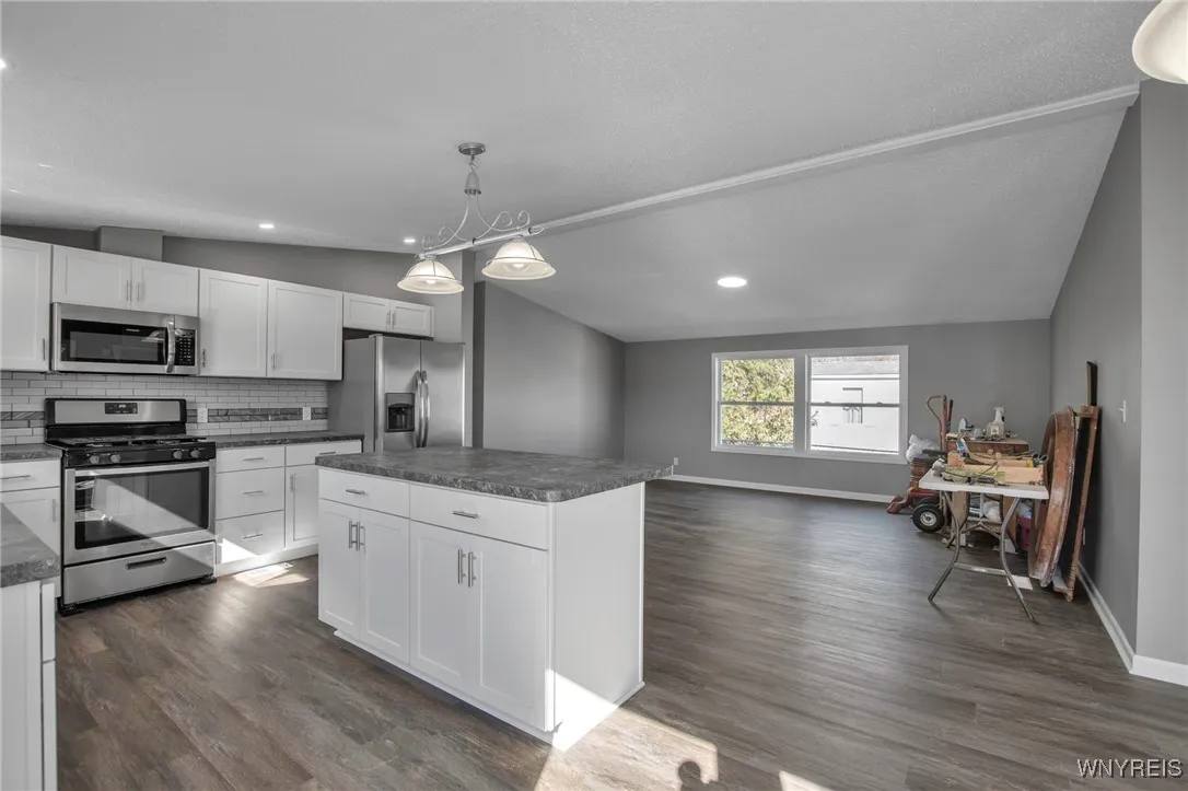 1139 Lockwood Drive, Lockport-town, New York 14094, Lockport Town, New York 14094, 4 Bedrooms Bedrooms, 6 Rooms Rooms,2 BathroomsBathrooms,Residential,Closed,1139 Lockwood Drive, Lockport-town, New York 14094,0,B1594354