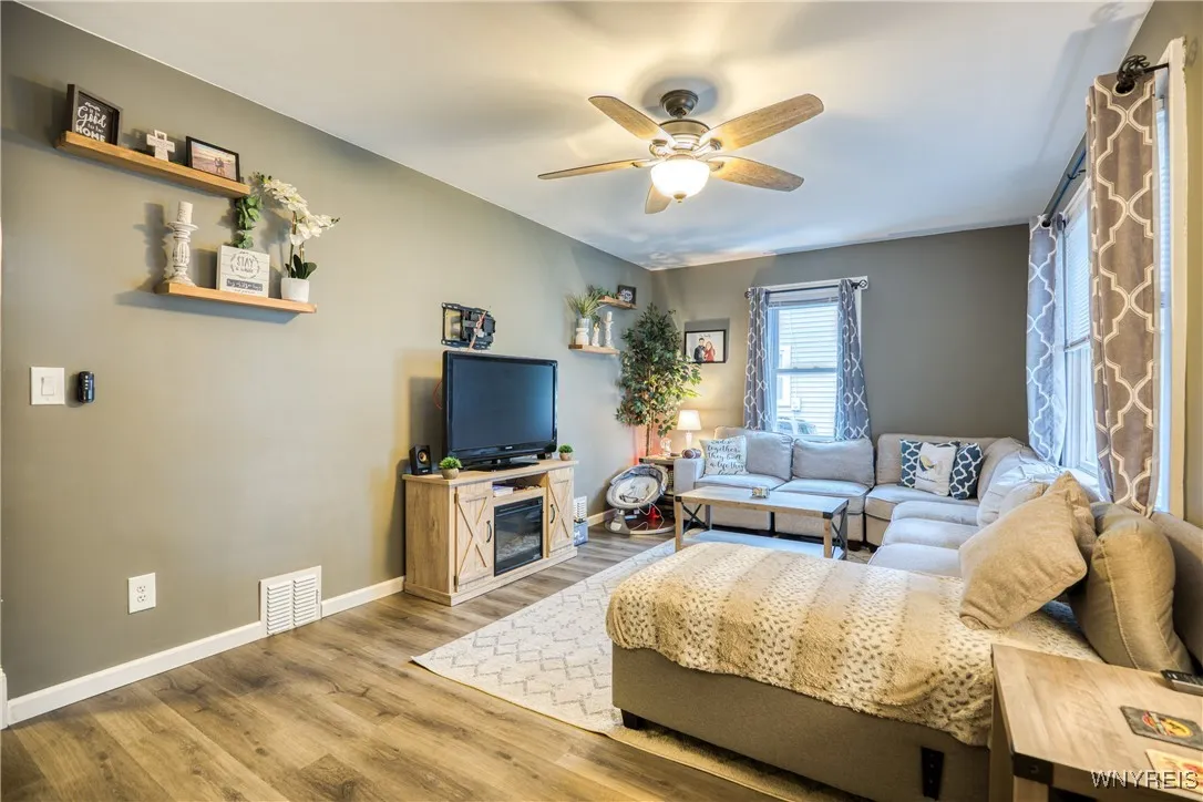46 Woodbine Avenue, West Seneca, New York 14224, West Seneca, New York 14224, 4 Bedrooms Bedrooms, 7 Rooms Rooms,1 BathroomBathrooms,Residential,Closed,46 Woodbine Avenue, West Seneca, New York 14224,0,B1594066