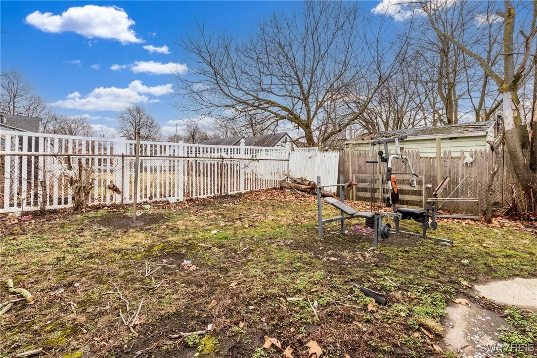 83 Reed Street, Buffalo, New York 14212, Buffalo, New York 14212, 5 Bedrooms Bedrooms, 9 Rooms Rooms,1 BathroomBathrooms,Residential,For Sale,83 Reed Street, Buffalo, New York 14212,B1592842