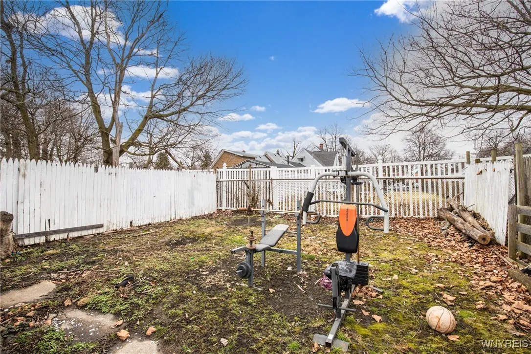 83 Reed Street, Buffalo, New York 14212, Buffalo, New York 14212, 5 Bedrooms Bedrooms, 9 Rooms Rooms,1 BathroomBathrooms,Residential,For Sale,83 Reed Street, Buffalo, New York 14212,B1592842