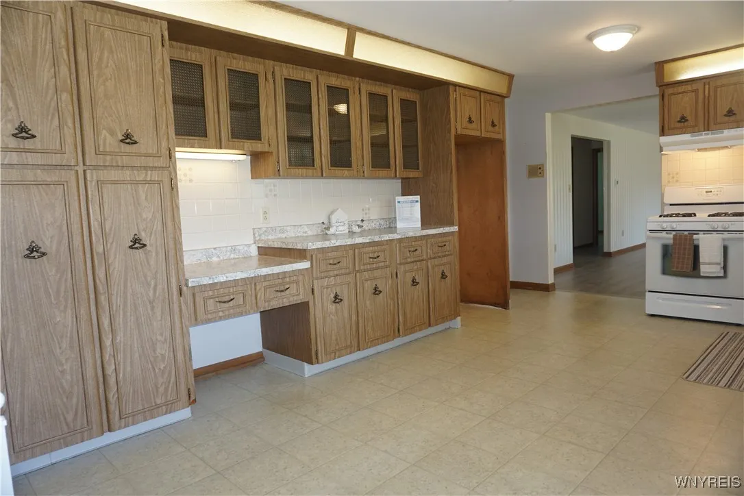 480 Lakeview Avenue, Orchard Park, New York 14127, Orchard Park, New York 14127, 3 Bedrooms Bedrooms, 7 Rooms Rooms,2 BathroomsBathrooms,Residential,For Sale,480 Lakeview Avenue, Orchard Park, New York 14127,0,B1594652