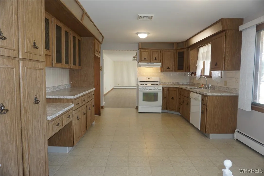 480 Lakeview Avenue, Orchard Park, New York 14127, Orchard Park, New York 14127, 3 Bedrooms Bedrooms, 7 Rooms Rooms,2 BathroomsBathrooms,Residential,For Sale,480 Lakeview Avenue, Orchard Park, New York 14127,0,B1594652