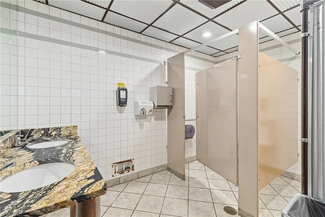 1730 North Goodman Street, Rochester, New York 146, Rochester, New York 14609, ,Commercial Sale,For Sale,1730 North Goodman Street, Rochester, New York 146,R1592030