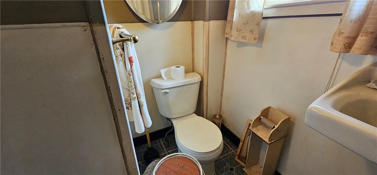 212 Austin Lane, Elmira-city, New York 14904, Elmira City, New York 14904, 3 Bedrooms Bedrooms, 6 Rooms Rooms,1 BathroomBathrooms,Residential,Closed,212 Austin Lane, Elmira-city, New York 14904,0,R1593481