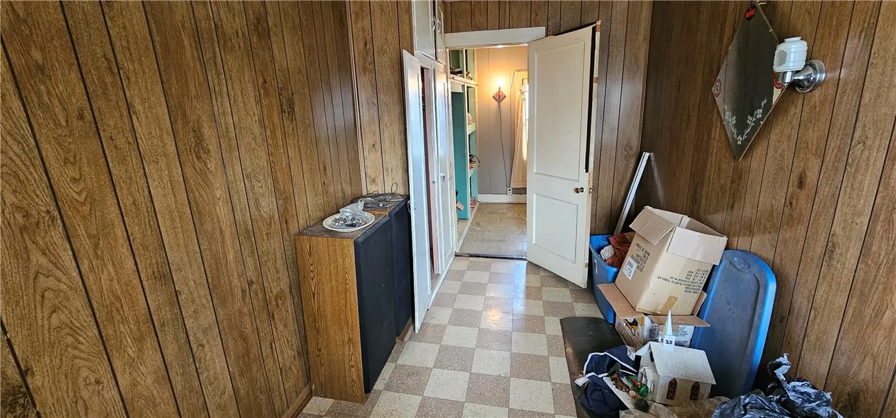 2nd floor bedrom2 pic 2