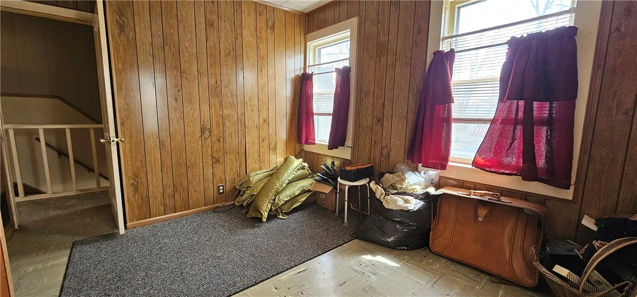 2nd floor bedrom1 Pic 2