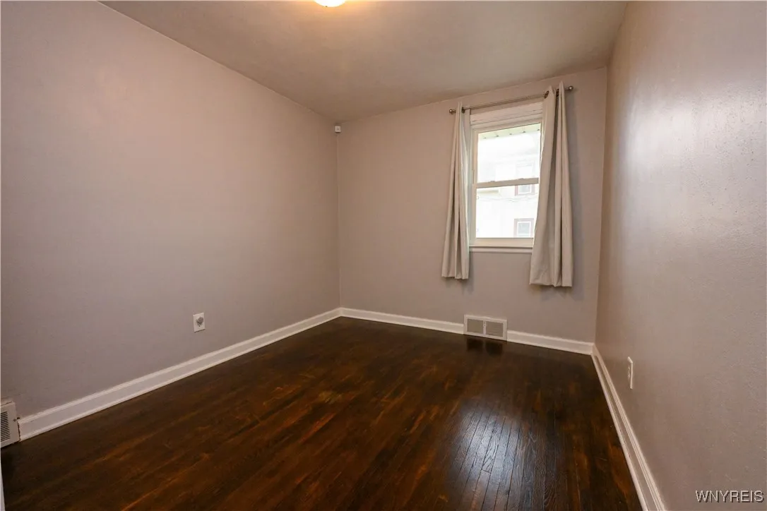 Bedroom 2-1