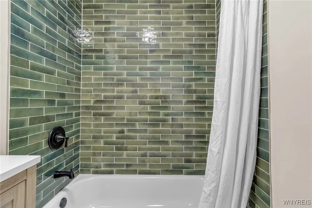 1193 West Avenue, Buffalo, New York 14213, Buffalo, New York 14213, 3 Bedrooms Bedrooms, 9 Rooms Rooms,1 BathroomBathrooms,Residential,Closed,1193 West Avenue, Buffalo, New York 14213,0,B1594945