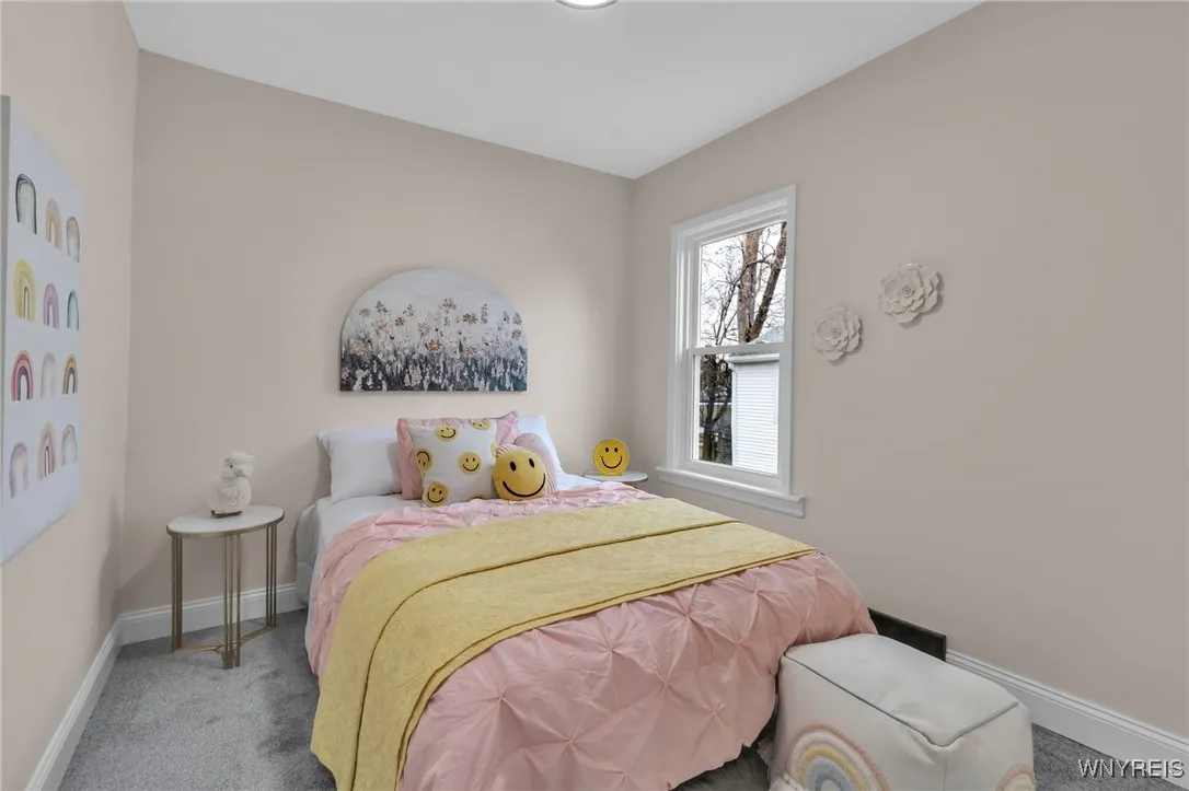 2nd bedroom