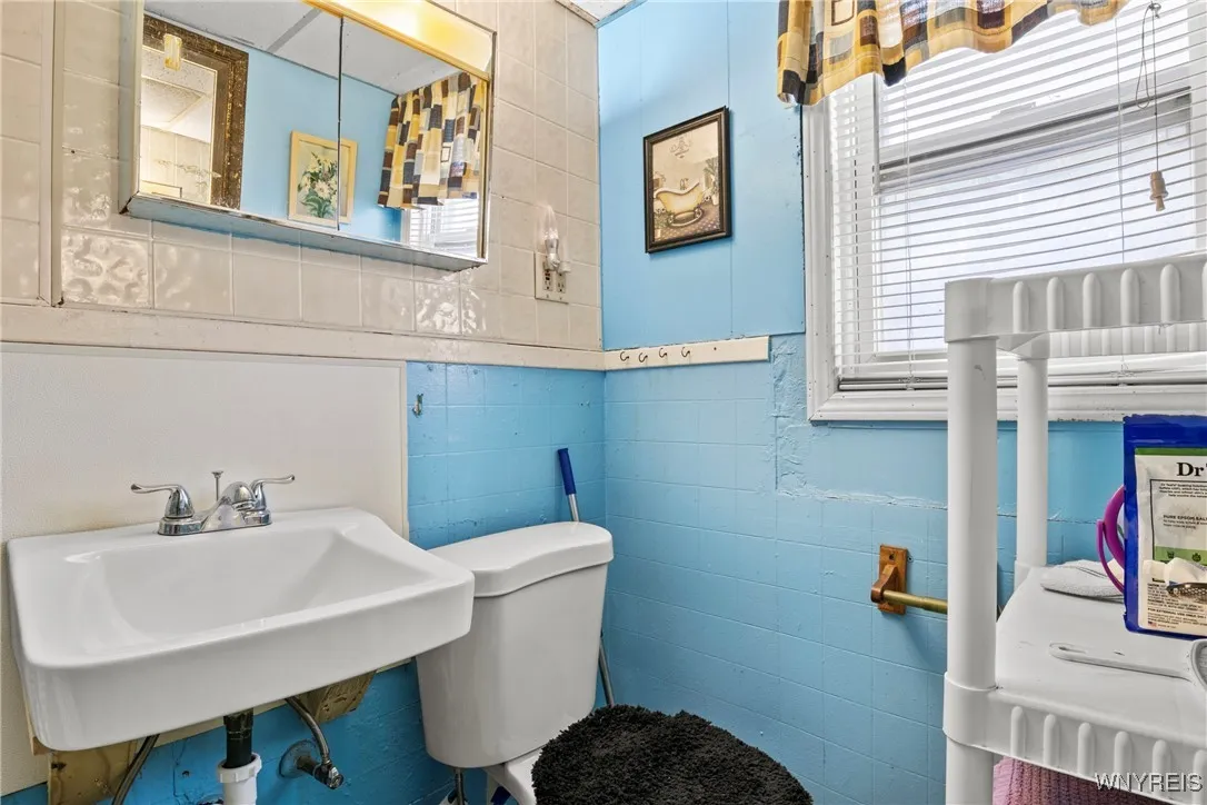 1305 Seneca Street, Buffalo, New York 14210, Buffalo, New York 14210, 6 Bedrooms Bedrooms, ,Multi Family,Closed,1305 Seneca Street, Buffalo, New York 14210,0,B1594422