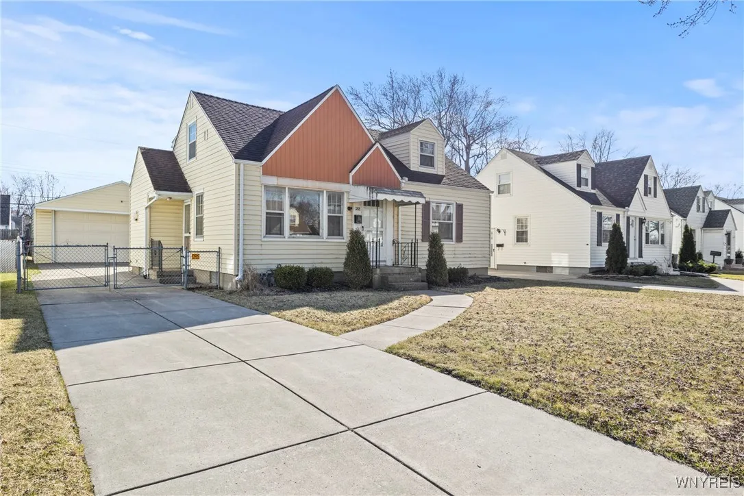 188 Wrexham Court North, Tonawanda-town, New York, Tonawanda, New York 14150, 4 Bedrooms Bedrooms, 6 Rooms Rooms,1 BathroomBathrooms,Residential,Closed,188 Wrexham Court North, Tonawanda-town, New York ,0,B1594914