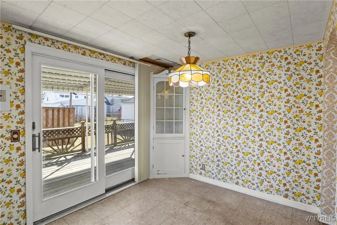 188 Wrexham Court North, Tonawanda-town, New York, Tonawanda, New York 14150, 4 Bedrooms Bedrooms, 6 Rooms Rooms,1 BathroomBathrooms,Residential,Closed,188 Wrexham Court North, Tonawanda-town, New York ,0,B1594914