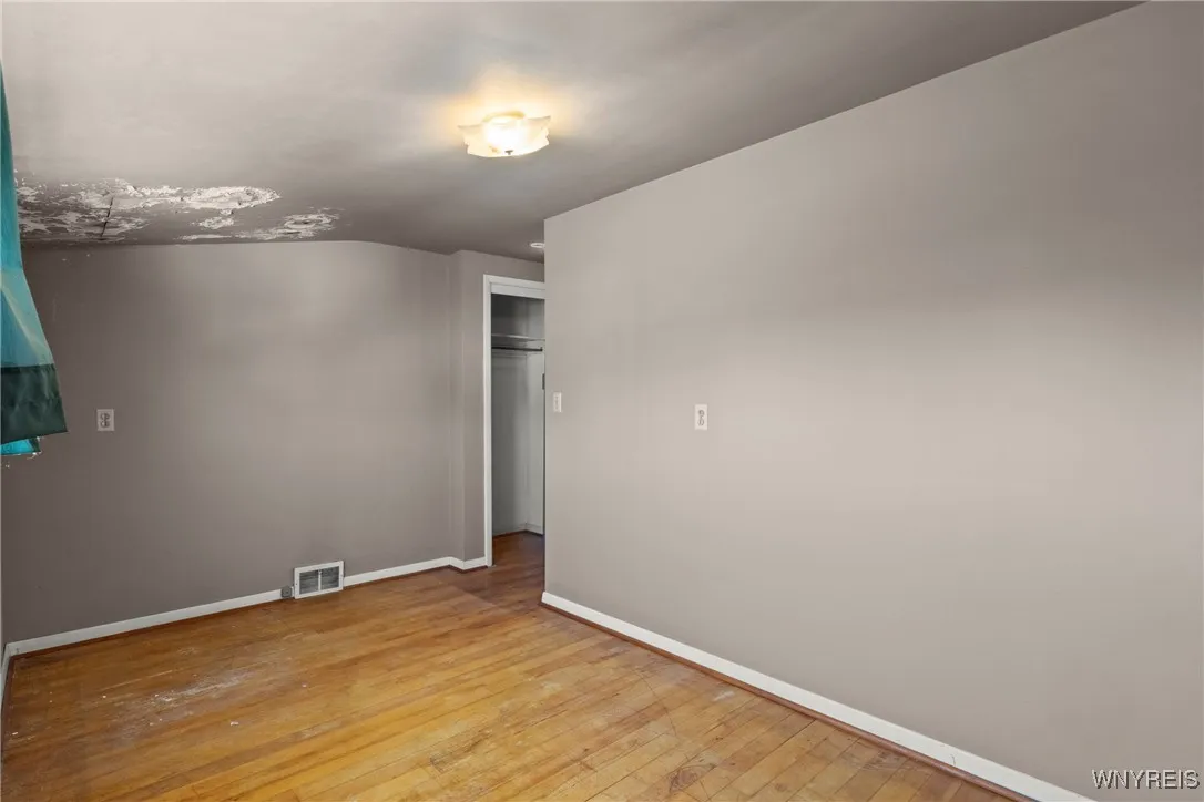 188 Wrexham Court North, Tonawanda-town, New York, Tonawanda, New York 14150, 4 Bedrooms Bedrooms, 6 Rooms Rooms,1 BathroomBathrooms,Residential,Closed,188 Wrexham Court North, Tonawanda-town, New York ,0,B1594914