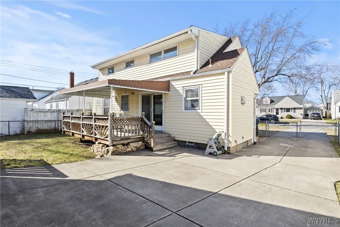 188 Wrexham Court North, Tonawanda-town, New York, Tonawanda, New York 14150, 4 Bedrooms Bedrooms, 6 Rooms Rooms,1 BathroomBathrooms,Residential,Closed,188 Wrexham Court North, Tonawanda-town, New York ,0,B1594914