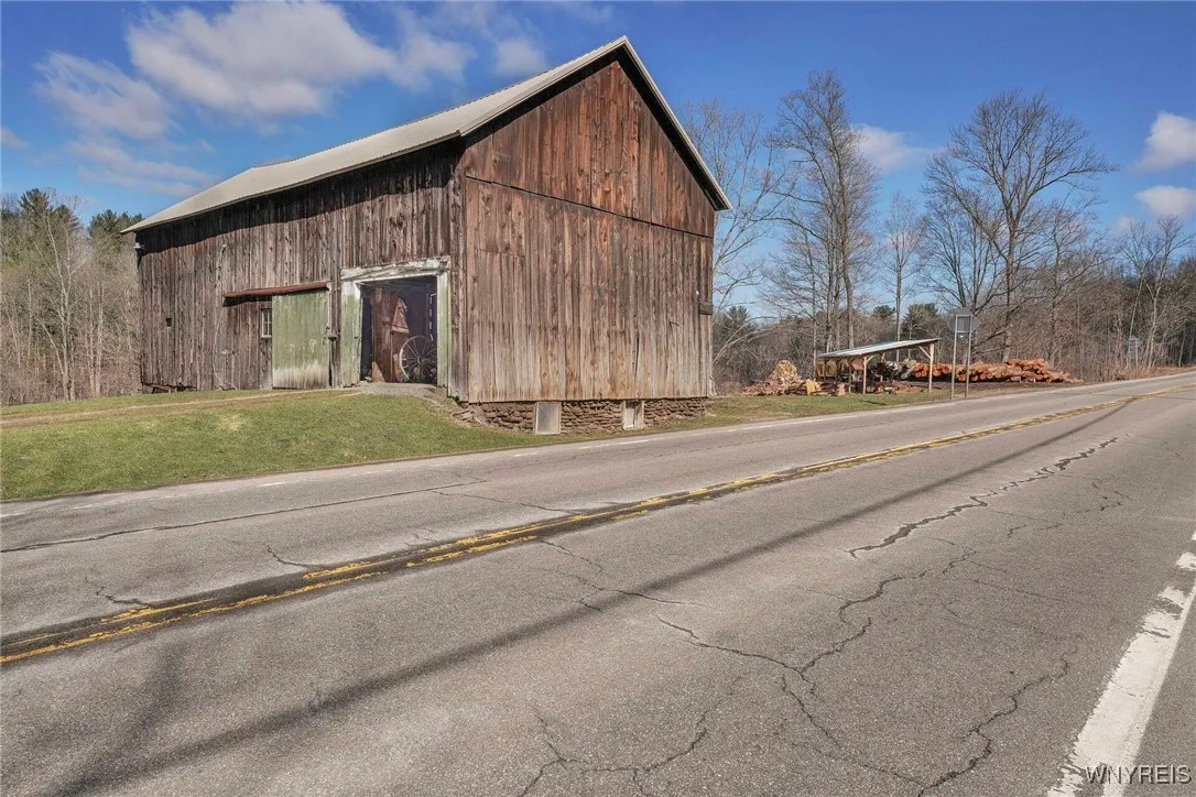 3 Story Barn w/ Hose Stalls, Chicken Coop & Storage