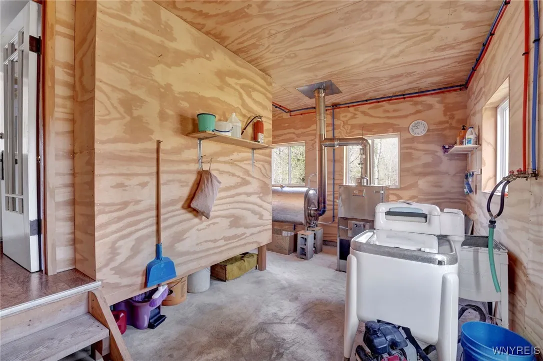 Mudroom/Laundry Area