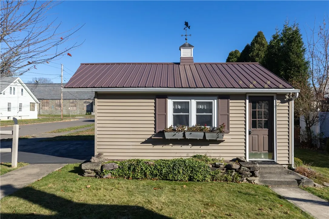 162 Princeton Avenue, Corning-city, New York 14830, Corning City, New York 14830, 3 Bedrooms Bedrooms, 8 Rooms Rooms,1 BathroomBathrooms,Residential,Closed,162 Princeton Avenue, Corning-city, New York 14830,0,R1595011