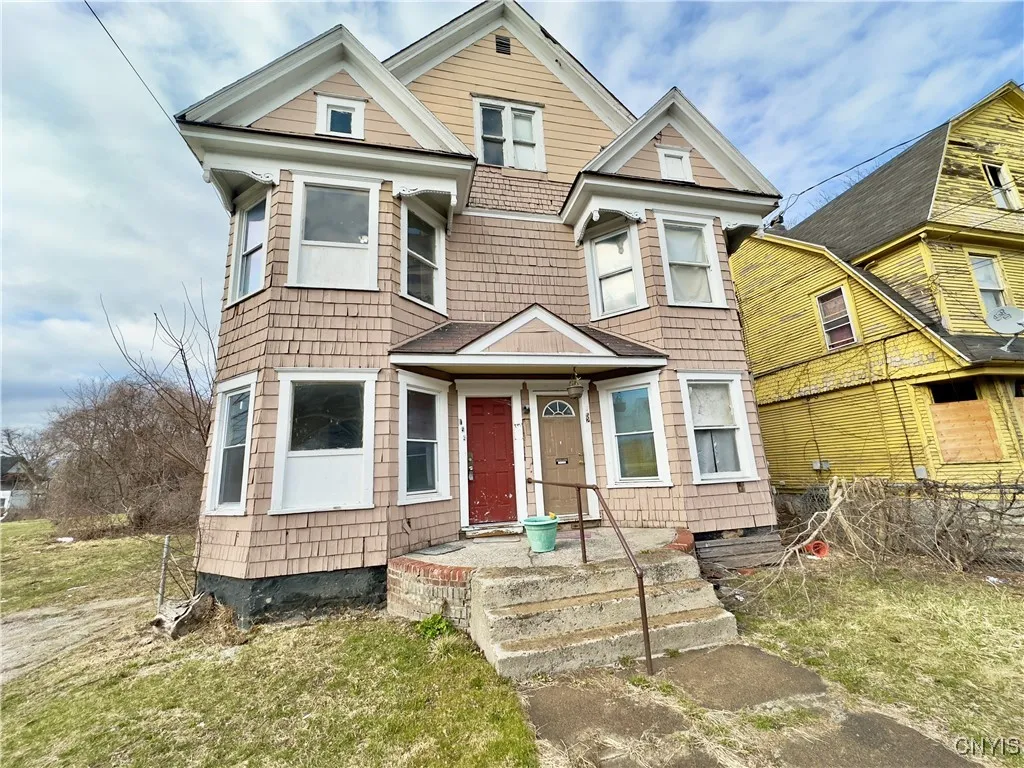 152 West Brighton Avenue, Syracuse, New York 13205, Syracuse, New York 13205, 6 Bedrooms Bedrooms, ,2 BathroomsBathrooms,Residential,Closed,152 West Brighton Avenue, Syracuse, New York 13205,0,S1595170