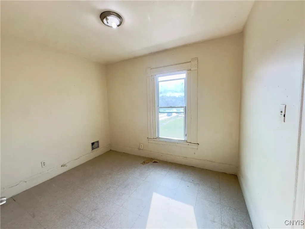 152 West Brighton Avenue, Syracuse, New York 13205, Syracuse, New York 13205, 6 Bedrooms Bedrooms, ,2 BathroomsBathrooms,Residential,Closed,152 West Brighton Avenue, Syracuse, New York 13205,0,S1595170