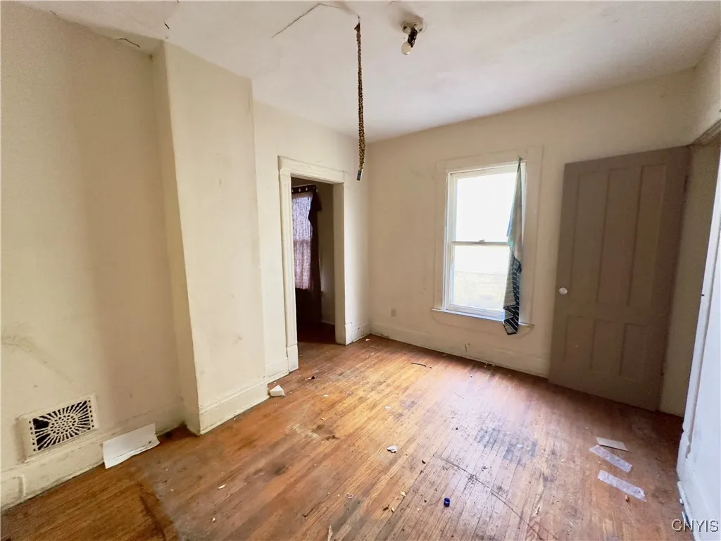 152 West Brighton Avenue, Syracuse, New York 13205, Syracuse, New York 13205, 6 Bedrooms Bedrooms, ,2 BathroomsBathrooms,Residential,Closed,152 West Brighton Avenue, Syracuse, New York 13205,0,S1595170