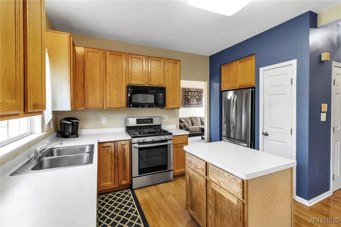 3474 Heatherwood Drive, Hamburg, New York 14075, Hamburg, New York 14075, 3 Bedrooms Bedrooms, 7 Rooms Rooms,2 BathroomsBathrooms,Residential,Closed,3474 Heatherwood Drive, Hamburg, New York 14075,0,B1592937