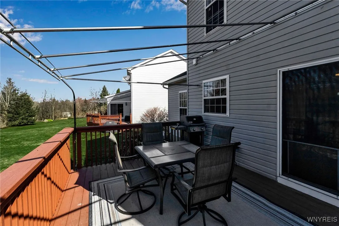 3474 Heatherwood Drive, Hamburg, New York 14075, Hamburg, New York 14075, 3 Bedrooms Bedrooms, 7 Rooms Rooms,2 BathroomsBathrooms,Residential,Closed,3474 Heatherwood Drive, Hamburg, New York 14075,0,B1592937
