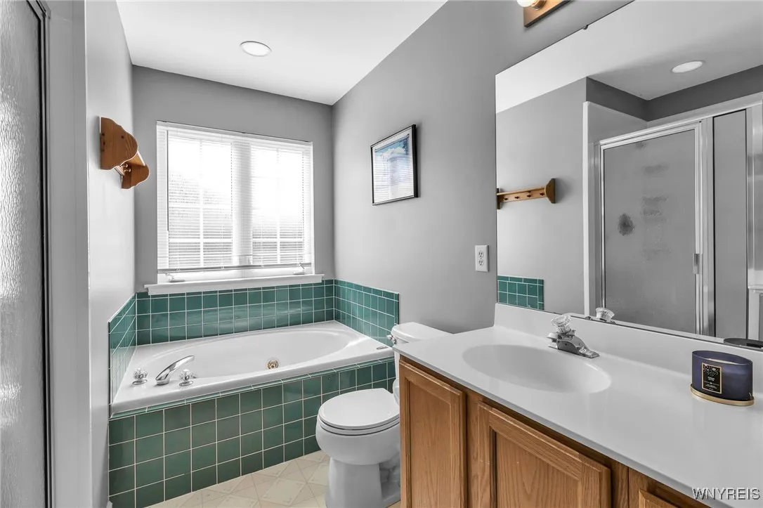 3474 Heatherwood Drive, Hamburg, New York 14075, Hamburg, New York 14075, 3 Bedrooms Bedrooms, 7 Rooms Rooms,2 BathroomsBathrooms,Residential,Closed,3474 Heatherwood Drive, Hamburg, New York 14075,0,B1592937