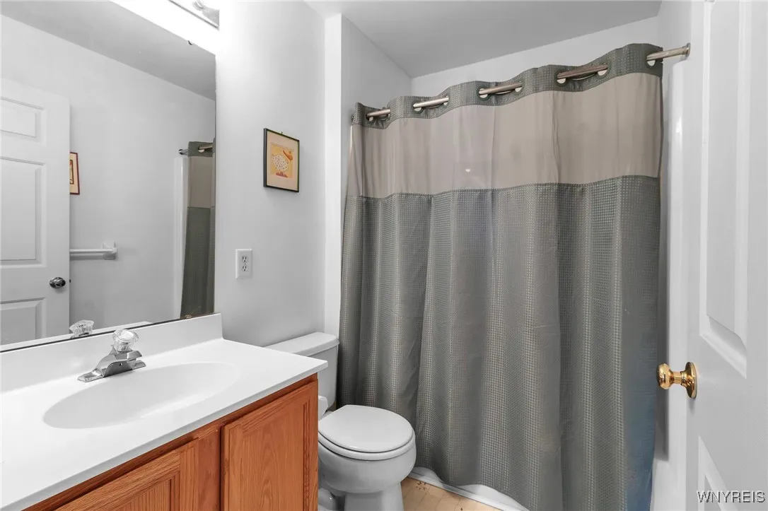 3474 Heatherwood Drive, Hamburg, New York 14075, Hamburg, New York 14075, 3 Bedrooms Bedrooms, 7 Rooms Rooms,2 BathroomsBathrooms,Residential,Closed,3474 Heatherwood Drive, Hamburg, New York 14075,0,B1592937