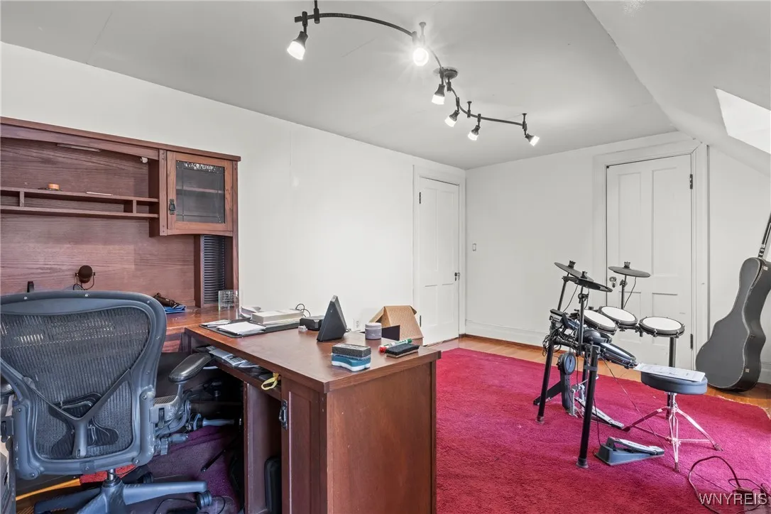 208 Porterville Road, Aurora, New York 14052, Aurora, New York 14052, 6 Bedrooms Bedrooms, 16 Rooms Rooms,3 BathroomsBathrooms,Residential,Closed,208 Porterville Road, Aurora, New York 14052,0,B1595058
