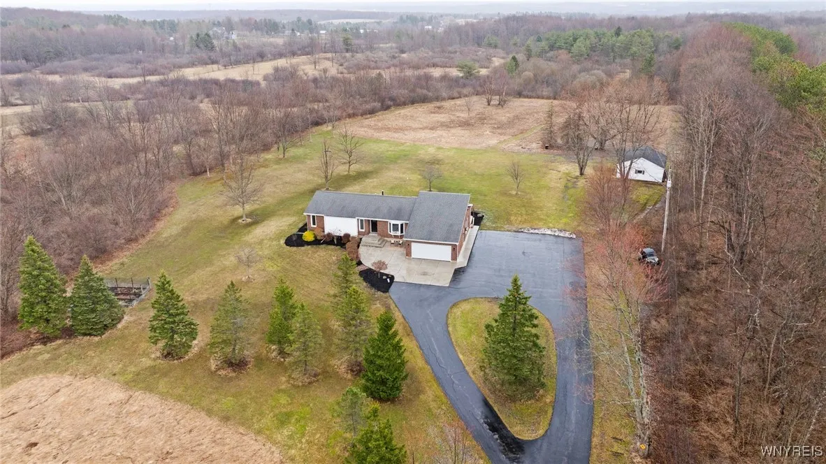 6741 Cole Road, Orchard Park, New York 14127, Orchard Park, New York 14127, 3 Bedrooms Bedrooms, 5 Rooms Rooms,2 BathroomsBathrooms,Residential,Closed,6741 Cole Road, Orchard Park, New York 14127,0,B1594913