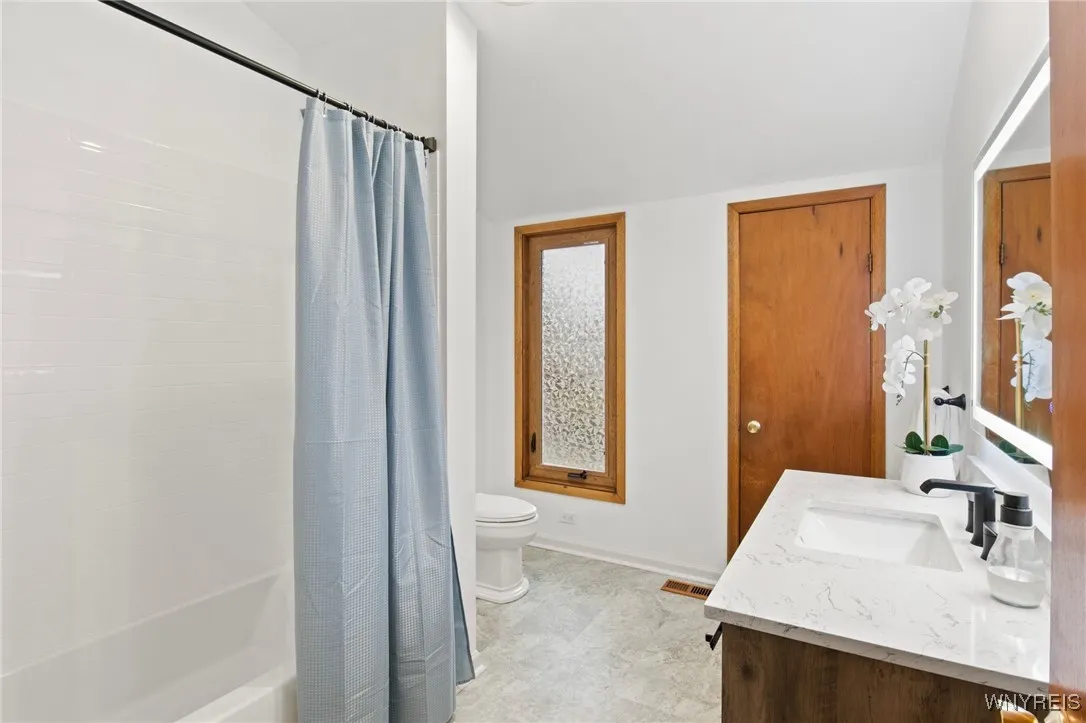 6741 Cole Road, Orchard Park, New York 14127, Orchard Park, New York 14127, 3 Bedrooms Bedrooms, 5 Rooms Rooms,2 BathroomsBathrooms,Residential,Closed,6741 Cole Road, Orchard Park, New York 14127,0,B1594913
