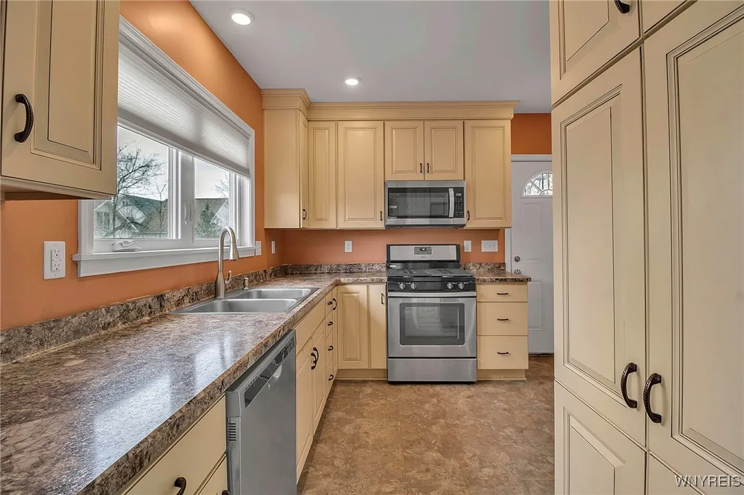 102 Ledger Street, Buffalo, New York 14216, Buffalo, New York 14216, 2 Bedrooms Bedrooms, 5 Rooms Rooms,1 BathroomBathrooms,Residential,Closed,102 Ledger Street, Buffalo, New York 14216,0,B1595234