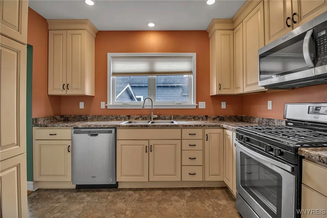 102 Ledger Street, Buffalo, New York 14216, Buffalo, New York 14216, 2 Bedrooms Bedrooms, 5 Rooms Rooms,1 BathroomBathrooms,Residential,Closed,102 Ledger Street, Buffalo, New York 14216,0,B1595234