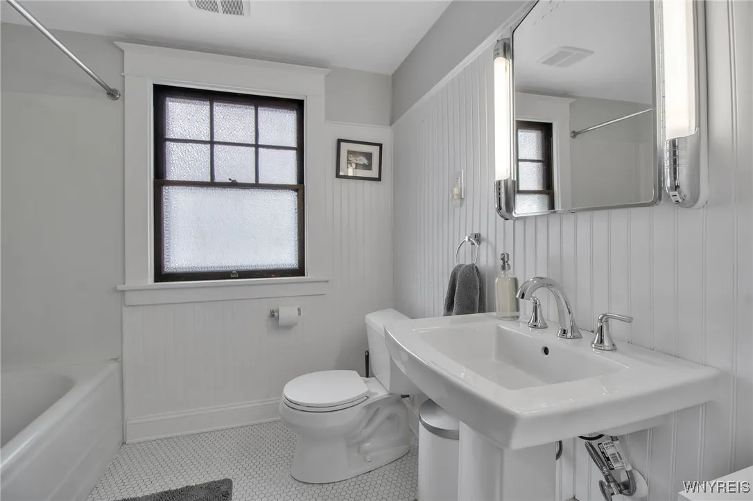 57 Westgate Road, Tonawanda-town, New York 14217, Tonawanda, New York 14217, 3 Bedrooms Bedrooms, 7 Rooms Rooms,1 BathroomBathrooms,Residential,Closed,57 Westgate Road, Tonawanda-town, New York 14217,0,B1595051