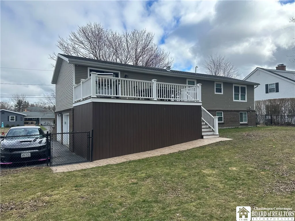 24 University Park, Pomfret, New York 14063, Pomfret, New York 14063, 4 Bedrooms Bedrooms, 11 Rooms Rooms,2 BathroomsBathrooms,Residential,For Sale,24 University Park, Pomfret, New York 14063,0,R1594999