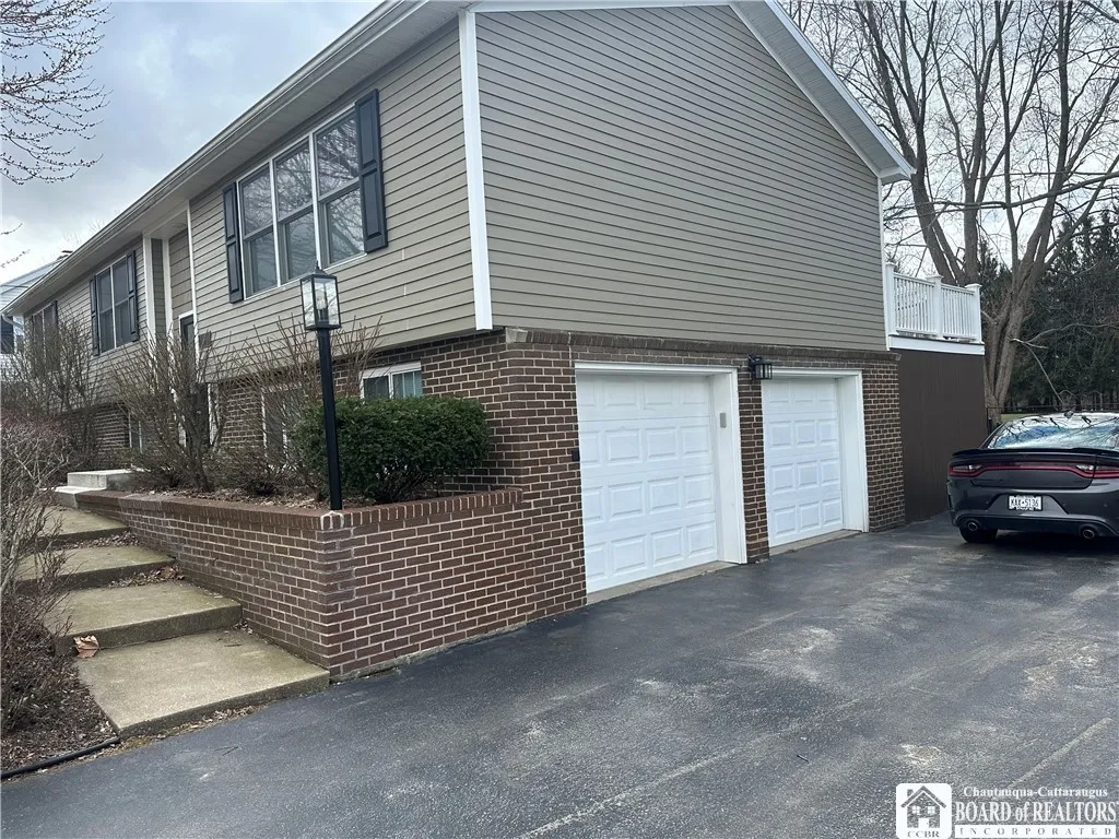 24 University Park, Pomfret, New York 14063, Pomfret, New York 14063, 4 Bedrooms Bedrooms, 11 Rooms Rooms,2 BathroomsBathrooms,Residential,For Sale,24 University Park, Pomfret, New York 14063,0,R1594999