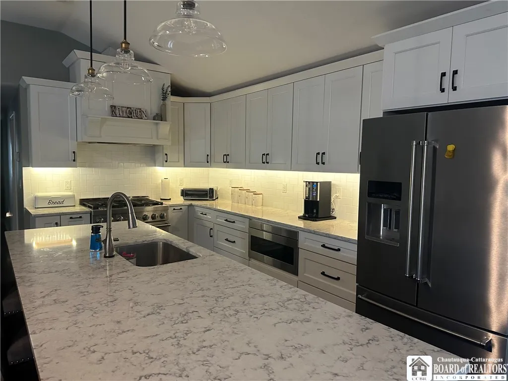 24 University Park, Pomfret, New York 14063, Pomfret, New York 14063, 4 Bedrooms Bedrooms, 11 Rooms Rooms,2 BathroomsBathrooms,Residential,For Sale,24 University Park, Pomfret, New York 14063,0,R1594999