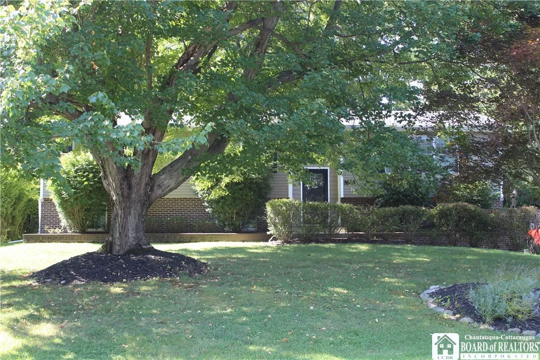 24 University Park, Pomfret, New York 14063, Pomfret, New York 14063, 4 Bedrooms Bedrooms, 11 Rooms Rooms,2 BathroomsBathrooms,Residential,For Sale,24 University Park, Pomfret, New York 14063,0,R1594999