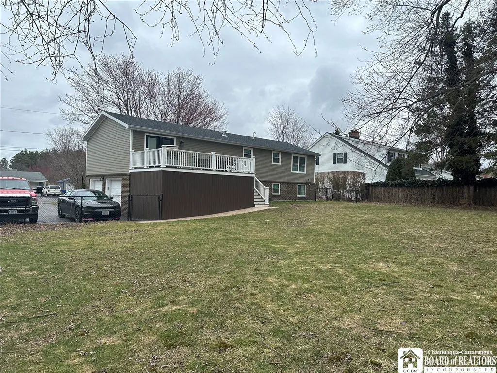 24 University Park, Pomfret, New York 14063, Pomfret, New York 14063, 4 Bedrooms Bedrooms, 11 Rooms Rooms,2 BathroomsBathrooms,Residential,For Sale,24 University Park, Pomfret, New York 14063,0,R1594999