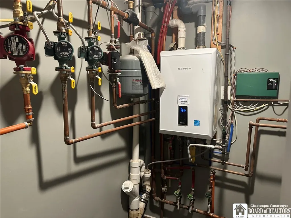 24 University Park, Pomfret, New York 14063, Pomfret, New York 14063, 4 Bedrooms Bedrooms, 11 Rooms Rooms,2 BathroomsBathrooms,Residential,For Sale,24 University Park, Pomfret, New York 14063,0,R1594999