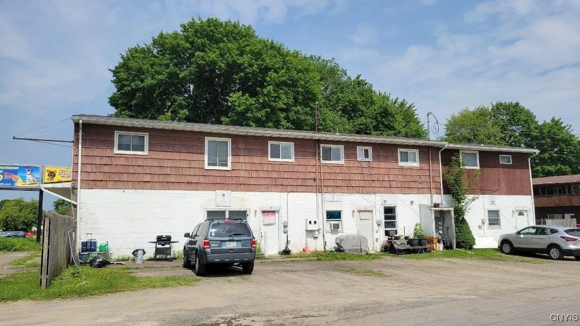 Additional units and parking for building 663