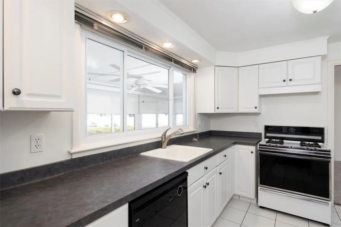 630 Kings Highway, Amherst, New York 14226, Amherst, New York 14226, 2 Bedrooms Bedrooms, 7 Rooms Rooms,1 BathroomBathrooms,Residential,Closed,630 Kings Highway, Amherst, New York 14226,0,R1592220